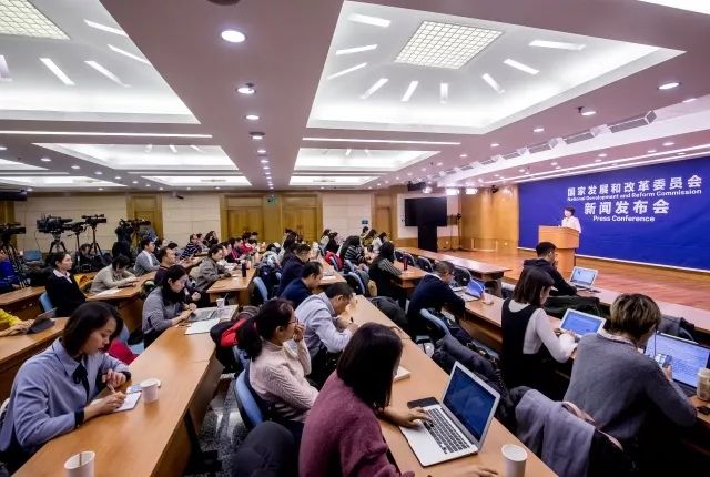 國家發(fā)改委:部分地區(qū)已具備光伏無補(bǔ)貼平價(jià)上網(wǎng)條件 國家發(fā)改委:部分地區(qū)已具備光伏無補(bǔ)貼平價(jià)上網(wǎng)條件