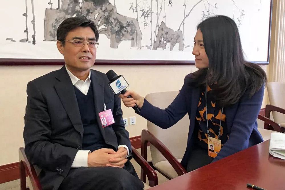 當(dāng)好能源轉(zhuǎn)型與清潔發(fā)展排頭兵——訪全國(guó)政協(xié)委員，中國(guó)華能集團(tuán)有限公司董事長(zhǎng)、黨組書記舒印彪