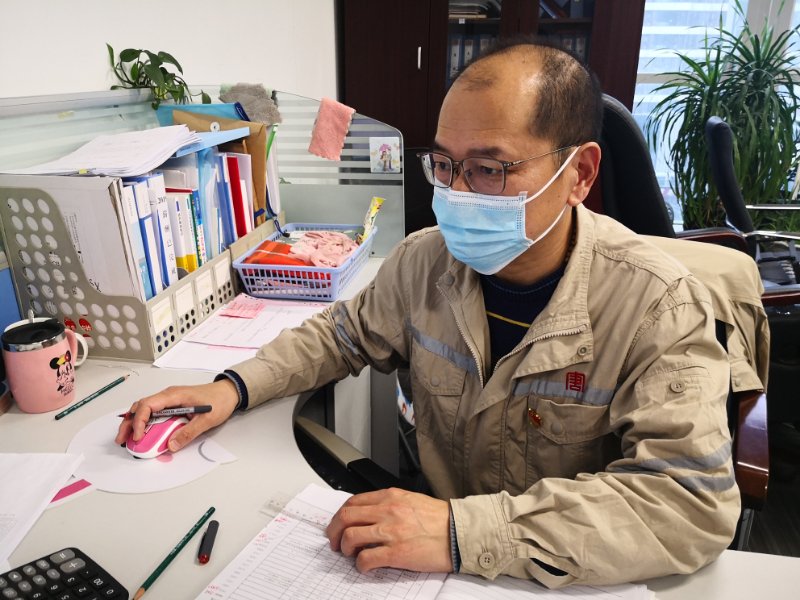 王兆猛的“日?！薄洿筇粕綎|清潔能源開(kāi)發(fā)有限公司人力資源部負(fù)責(zé)人王兆猛