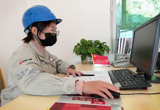 任洋洋：小小一朵花，青春吐芳華