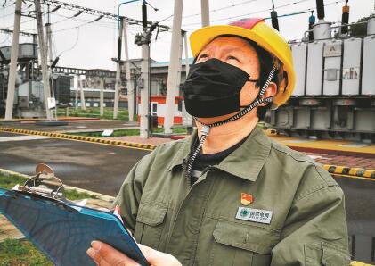 關(guān)鍵時刻，我必須在——記湖北襄陽供電公司檢修分公司余嶺運(yùn)維班班長韓小勇