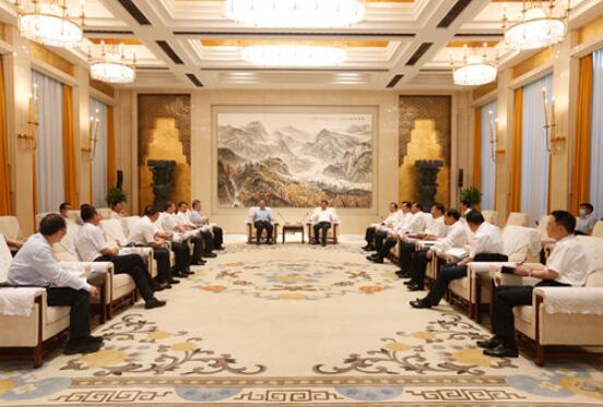 湖北省委書記應(yīng)勇、省長王曉東會(huì)見國家電網(wǎng)董事長、黨組書記毛偉明