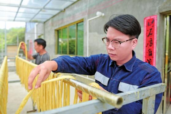 何康杰:為貧困戶插上騰飛的翅膀