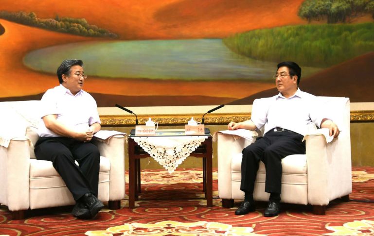 中核集團(tuán)黨組書記、董事長(zhǎng)余劍鋒與甘肅省委書記林鐸會(huì)談