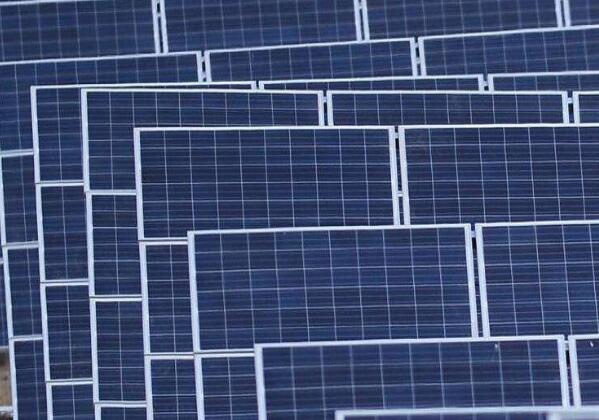 廣東梅州兩個光伏復(fù)合項(xiàng)目總投資35億元，年發(fā)電量為77000萬度