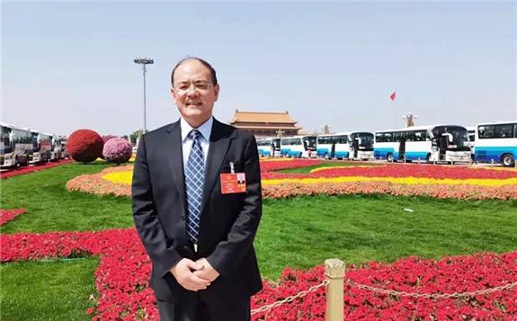 全國(guó)人大代表周福庚:推動(dòng)新能源汽車產(chǎn)業(yè)高質(zhì)量健康發(fā)展