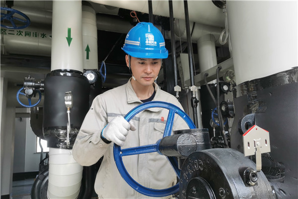 高洪坤:冬日里的“暖”男