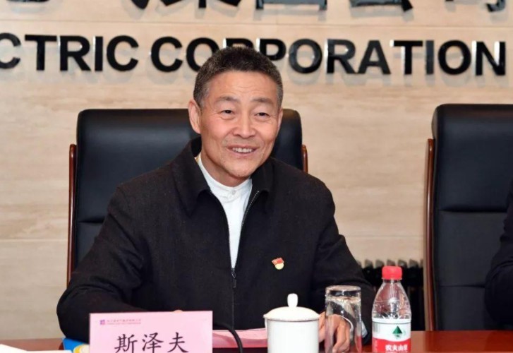 發(fā)展新能源要與電力安全統(tǒng)籌兼顧——訪全國(guó)政協(xié)常委，哈爾濱電氣集團(tuán)有限公司黨委書記、董事長(zhǎng)斯?jié)煞? /></a></div>
				<div   id=