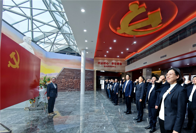 國網(wǎng)諸城市供電公司開展“賡續(xù)紅色基因，汲取前行力量”黨史學(xué)習(xí)教育