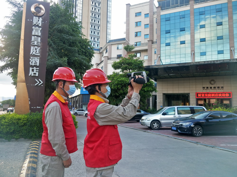 莆田:“電力義修哥”爭分奪秒 方艙實(shí)驗(yàn)室成功送電