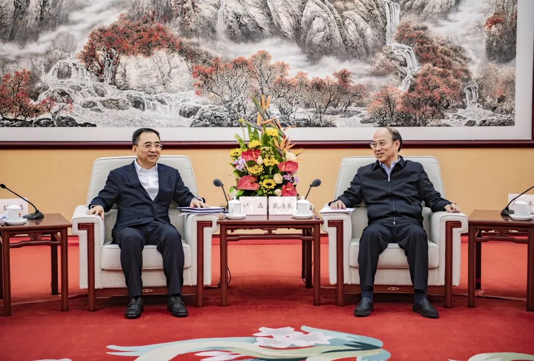 鄒磊拜會(huì)中國(guó)石油集團(tuán)黨組書記、董事長(zhǎng)戴厚良