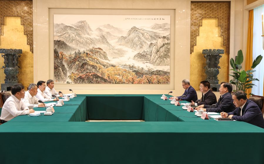 雷鳴山、韓君拜會湖北省委書記王蒙徽、省長王忠林