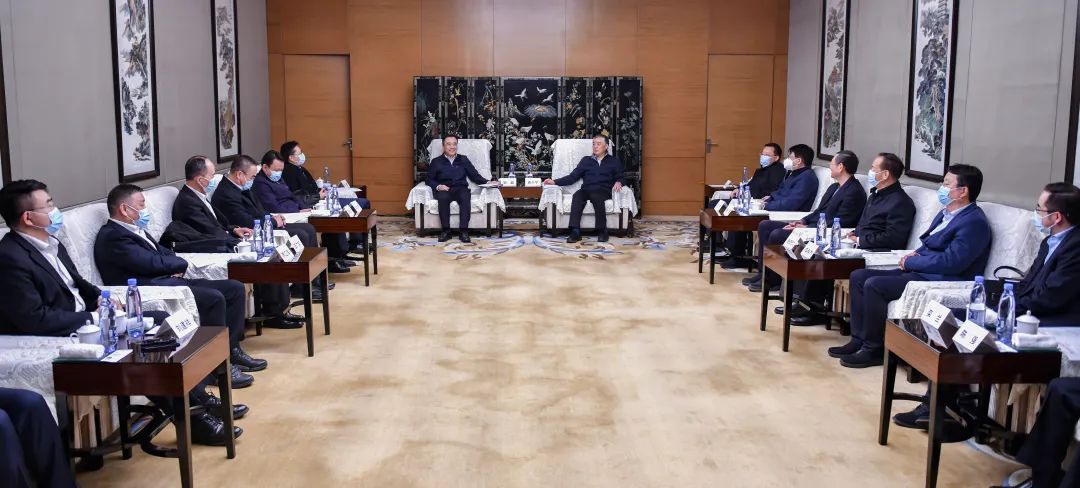 大唐集團黨組書記、董事長鄒磊與陜投集團董事長袁小寧、總經(jīng)理趙軍會談