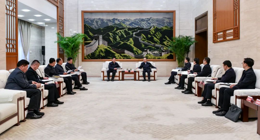 大唐集團黨組書記、董事長鄒磊與青海省海南州委書記呂剛、州長尕瑪朋措會談
