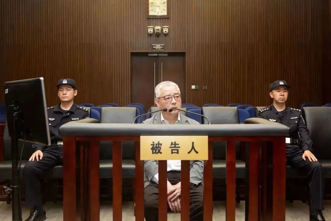 被控受賄1.56億，原上海電氣集團(tuán)股份有限公司總裁、董事長(zhǎng)鄭建華受審