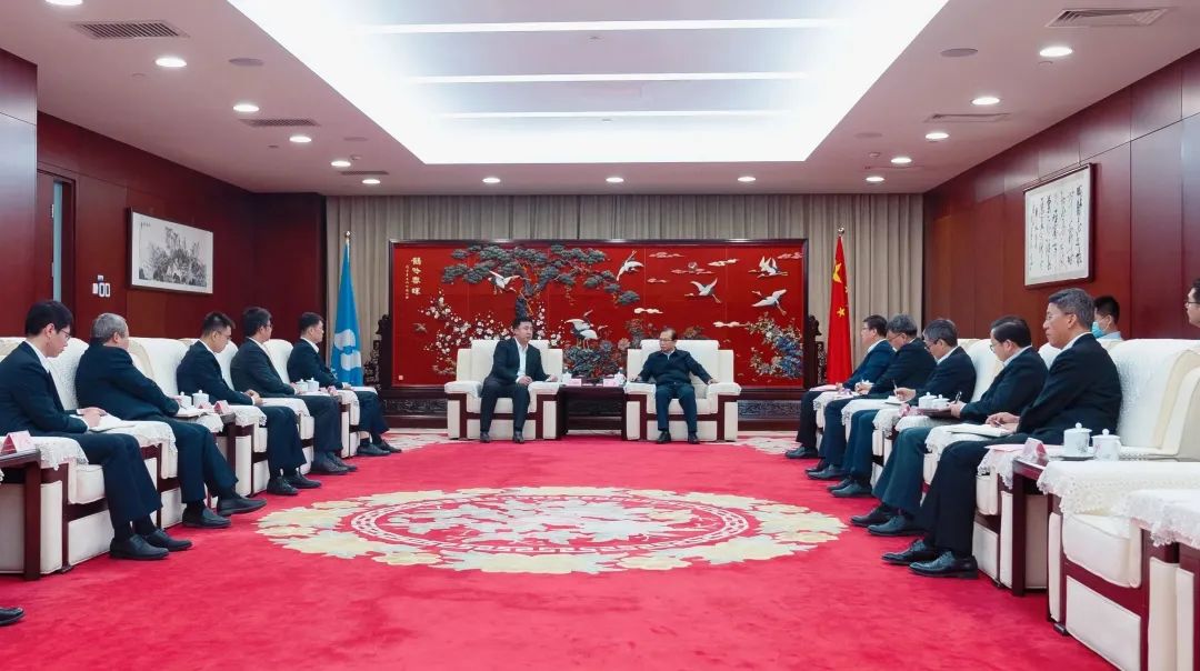 華電集團(tuán)董事長江毅會見海博思創(chuàng)董事長、總經(jīng)理張劍輝
