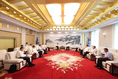 中國電建黨委副書記、總經(jīng)理王斌與山東省委常委、煙臺(tái)市委書記江成會(huì)談