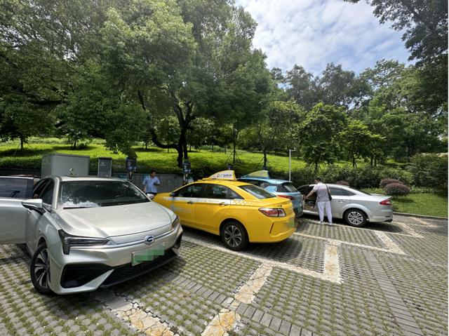 調(diào)查丨多地充電樁電價漲幅20%以上，分時電價與行業(yè)競爭多方博弈