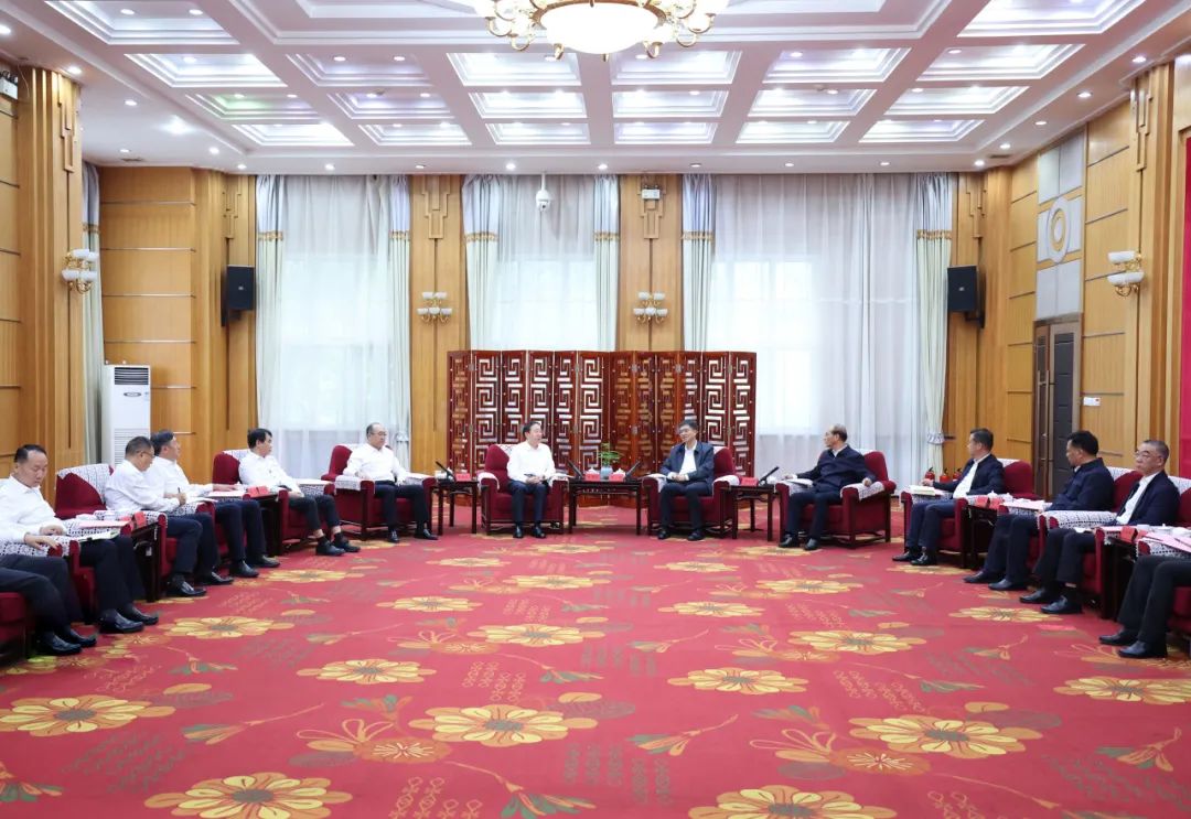 國家電網(wǎng)公司董事長、黨組書辛保安會見青海省委書記陳剛、省長吳曉軍、省政協(xié)主席公保扎西