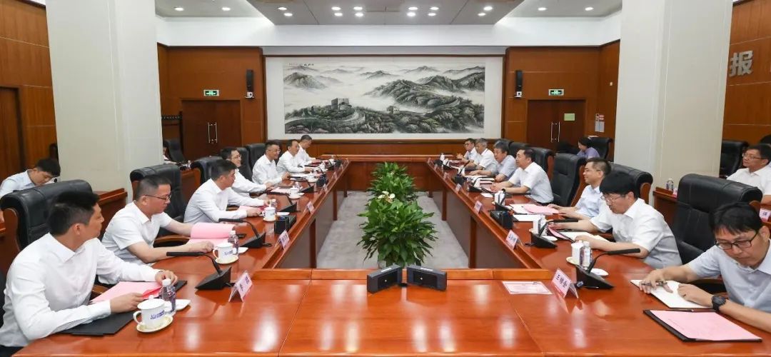 中核集團黨組副書記、總經理顧軍會見蘇州市委副書記、市長吳慶文一行