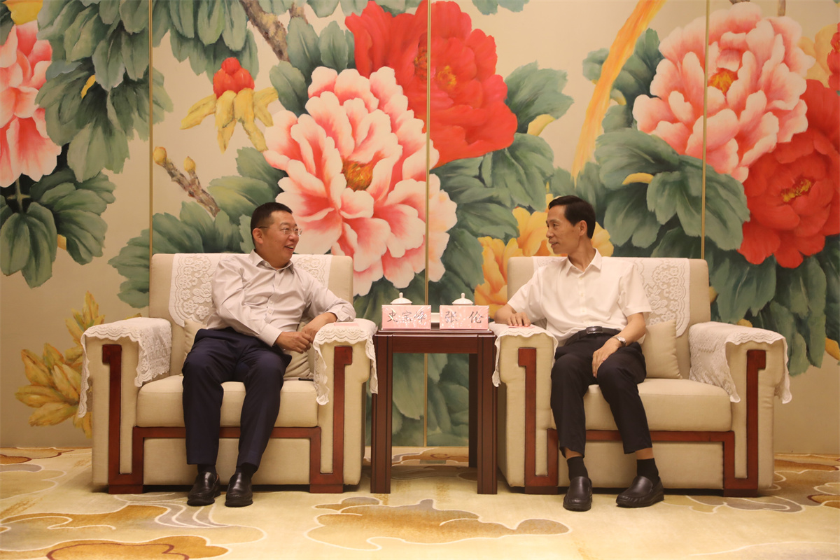 華潤(rùn)電力董事局主席史寶峰拜會(huì)菏澤市委書記張倫、市長(zhǎng)李春英