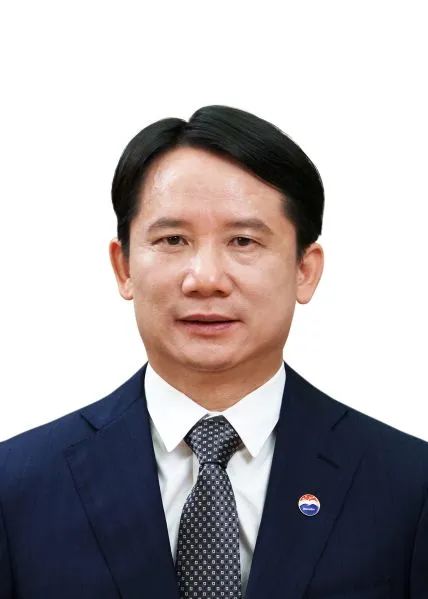 曾任貴州省能源局黨組書記、局長 丁雄軍當(dāng)選中國貴州茅臺(tái)酒廠(集團(tuán))黨委書記