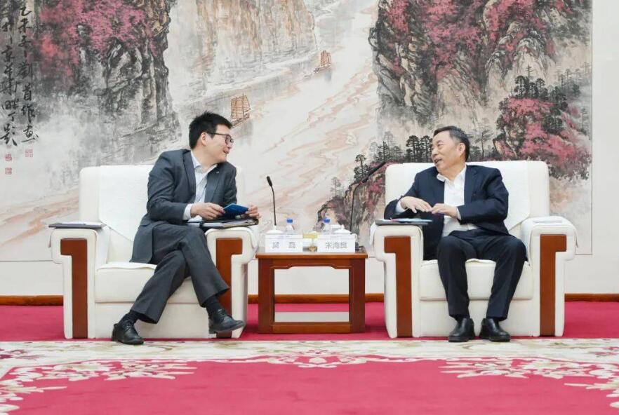 中國能建黨委書記、董事長宋海良與上海電氣集團黨委書記、董事長吳磊會談