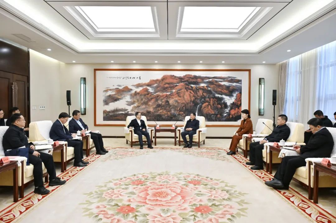 中國大唐集團有限公司董事長鄒磊拜會內(nèi)蒙古自治區(qū)黨委書記孫紹騁、自治區(qū)主席王莉霞