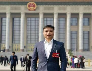 【兩會(huì)好聲音】全國(guó)人大代表、小鵬汽車董事長(zhǎng)何小鵬：探索限定場(chǎng)景無(wú)人駕駛法規(guī)，助力車網(wǎng)融合和低空經(jīng)濟(jì)騰飛