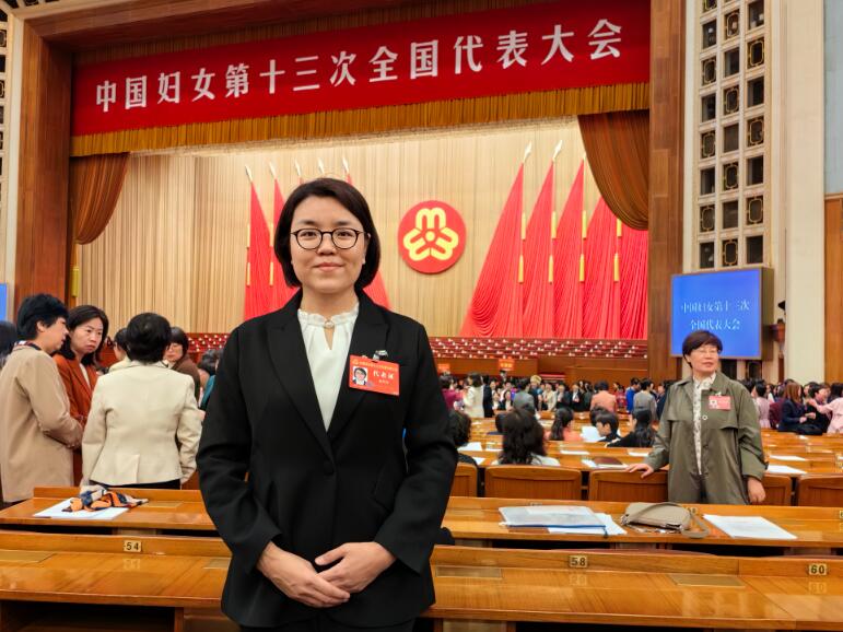 中國能建北京設(shè)備公司黨委書記、董事長，中國能建首批一級技術(shù)專家張?jiān)氯A獲全國三八紅旗手榮譽(yù)稱號