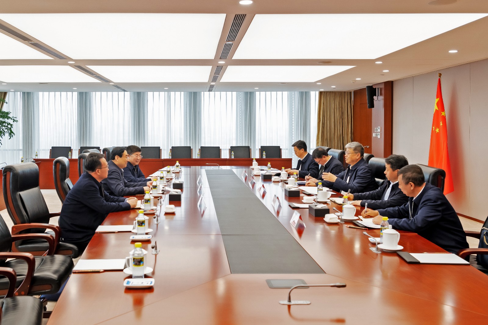 國家能源集團黨組書記、董事長劉國躍會見陜西省政協(xié)副主席、榆林市委書記張曉光