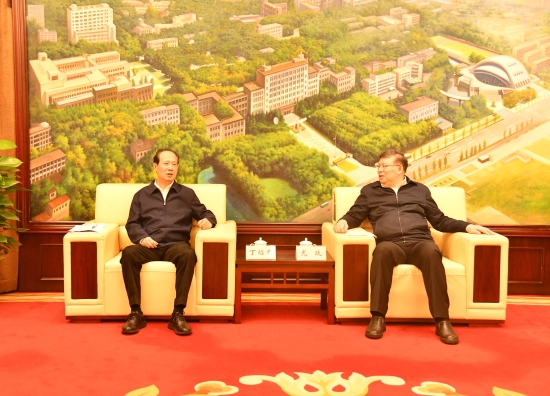 中國電建黨委書記、董事長丁焰章與華中科技大學(xué)校長尤政會談