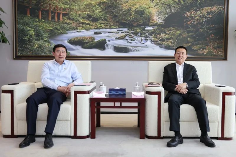 陜煤集團(tuán)黨委書記、董事長張文琪會(huì)見中鐵十八局集團(tuán)黨委書記、董事長閆廣天一行