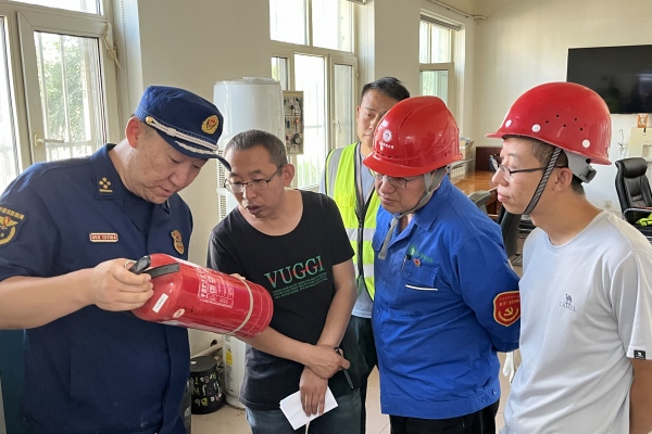 內(nèi)蒙古電力公司烏海千里山供電公司：蒙電愛心光明行，用電無憂筑防線