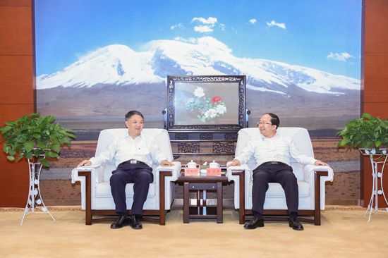 華能集團(tuán)有限公司黨組書記、董事長溫樞剛拜會克州黨委書記王學(xué)東