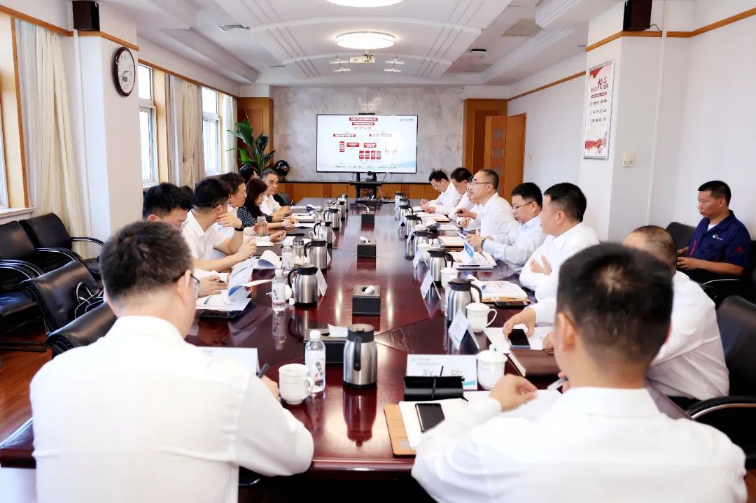 中國電氣裝備黨委書記、董事長李洪鳳到寶雞駐地企業(yè)調研