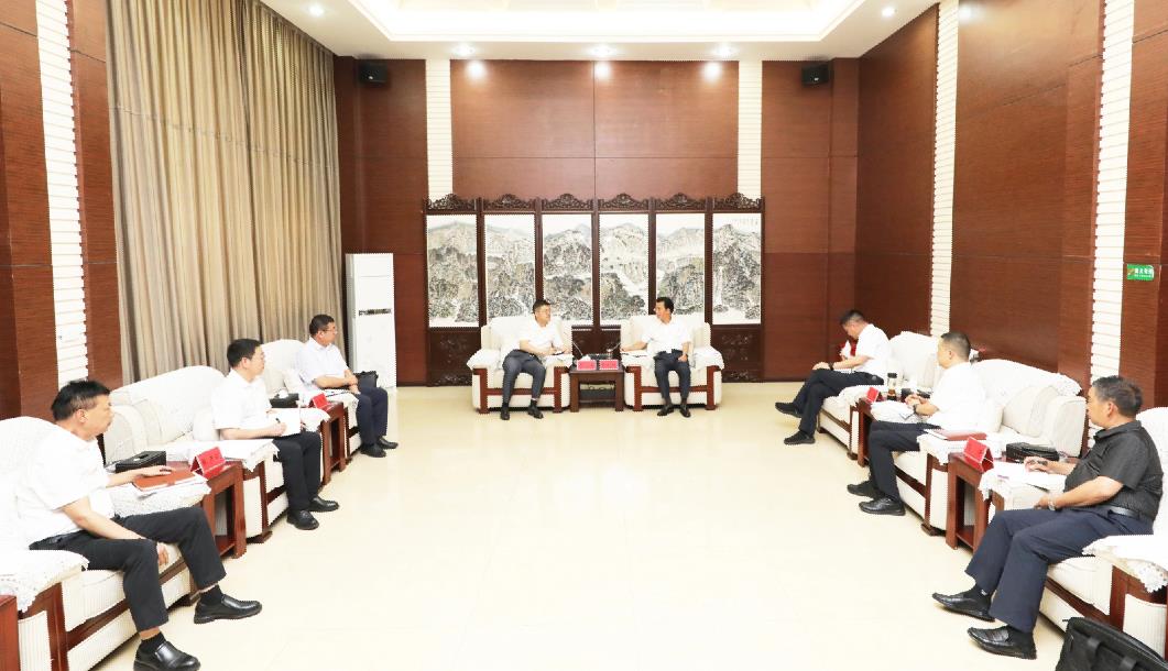 貴州發(fā)耳發(fā)電公司系統(tǒng)傳達(dá)學(xué)習(xí)李奕與六盤水市委書記張定超、市長李巍座談會精神