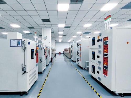 新型儲能行業(yè)快速發(fā)展，海博思創(chuàng)為產(chǎn)業(yè)規(guī)?；峁┯辛χ? width=