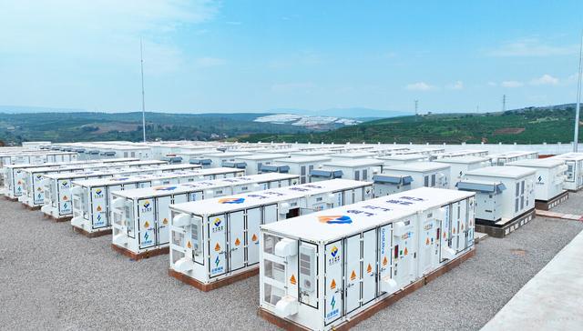 云南省最大規(guī)?！霸淳W(wǎng)荷儲(chǔ)”新能源集群項(xiàng)目建成投產(chǎn)