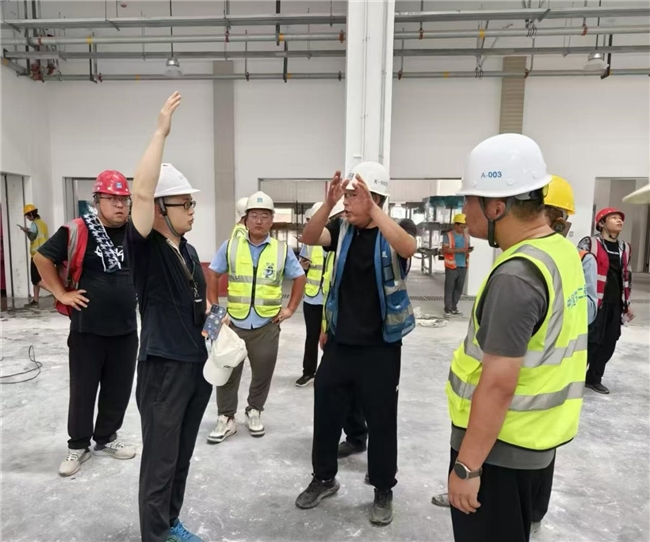 炎炎夏日送清涼，沁潤(rùn)人心筑防線