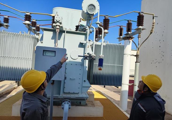 國網(wǎng)康?？h供電公司加強設(shè)備特巡 高效率保供迎峰度冬
