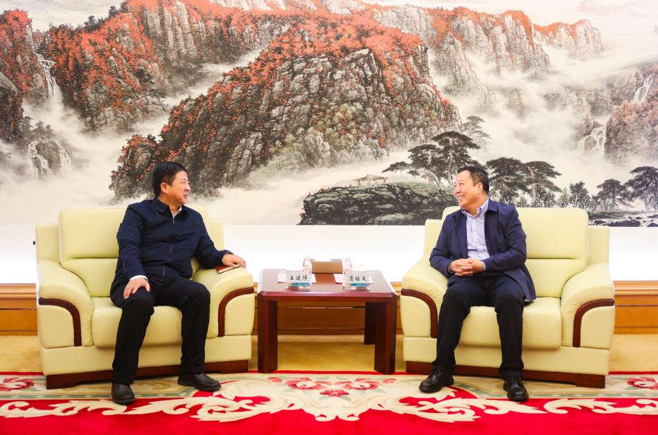 大唐甘肅公司黨委書記、董事長(zhǎng)王建偉與甘肅電投集團(tuán)黨委書記、董事長(zhǎng)蒲培文會(huì)談