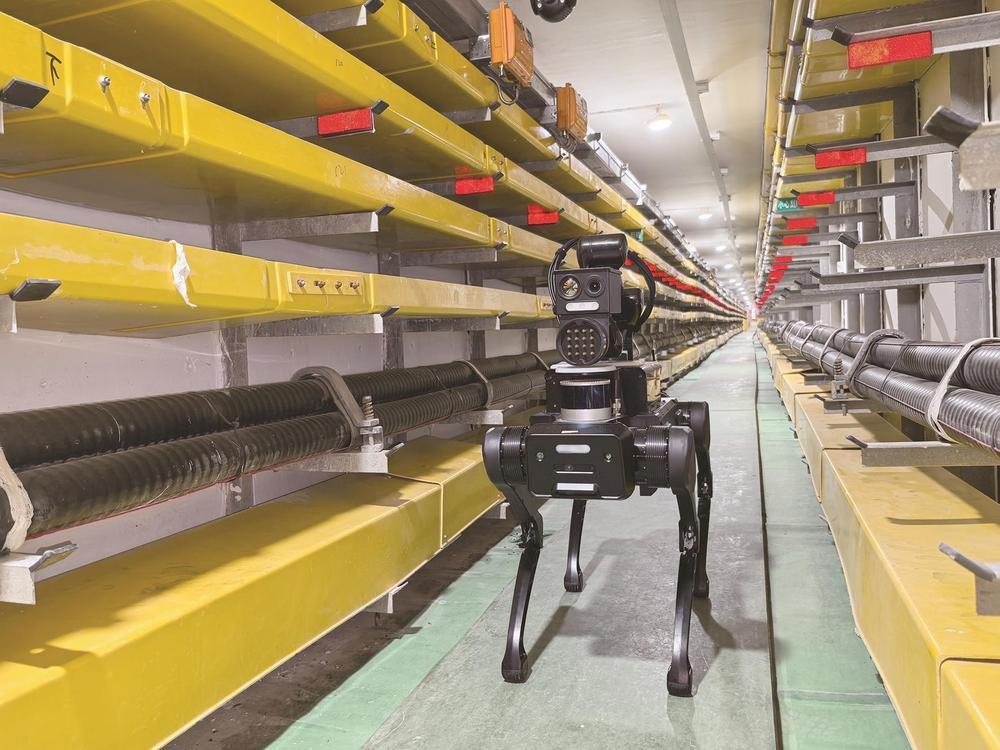 冀北地區(qū)電纜隧道內(nèi)首次應(yīng)用四足式機(jī)器人開展智能化、無(wú)人化巡檢